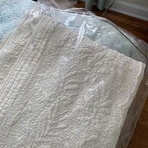 Pine Cone Linen Ivory White Blanket
